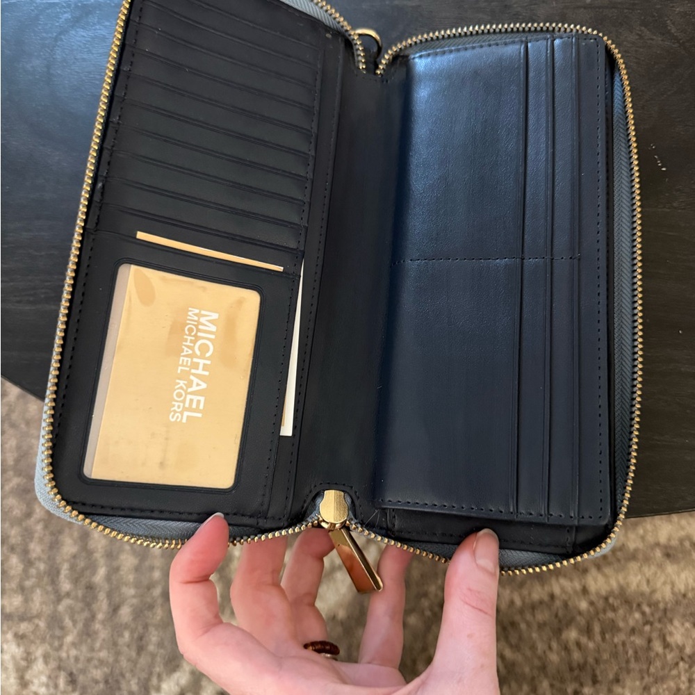 Michael Kors Wallet - Picture 2 of 4